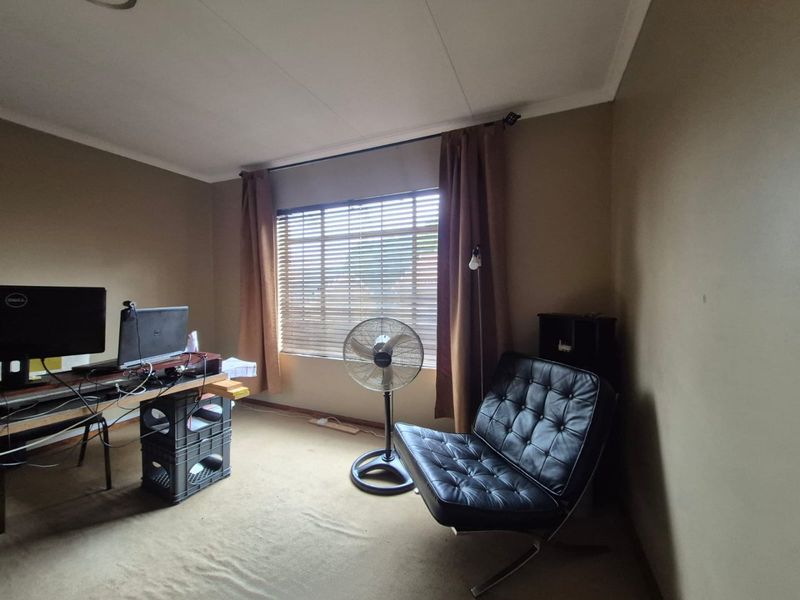 EXCEPTIONAL VALUE IN A PRIME LOCATION - Photo 6