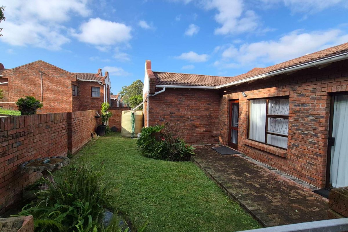 3 bedroom Townhouse for sale in Crestview Villas - Photo 3