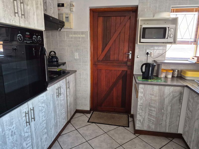 3 bedroom Townhouse for sale in Crestview Villas - Photo 6