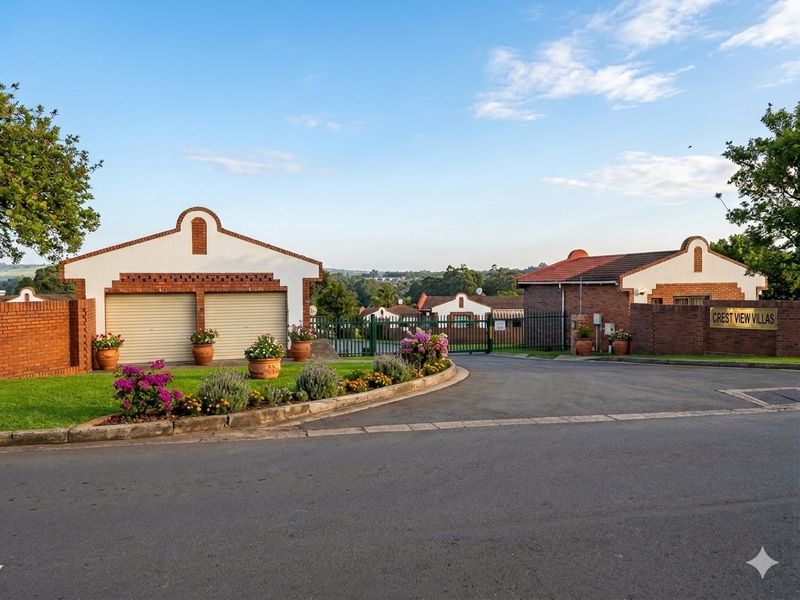 3 bedroom Townhouse for sale in Crestview Villas - Photo 2