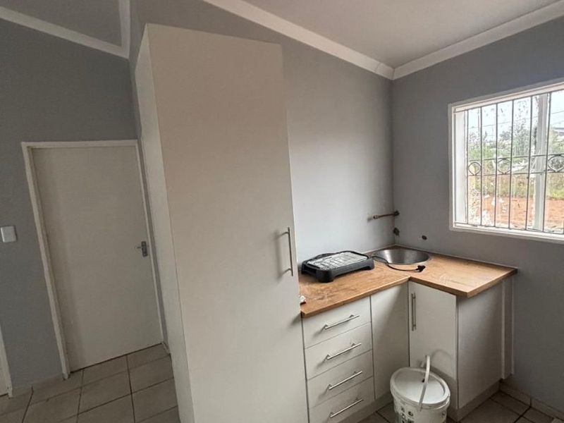Renovated Family home - Photo 4