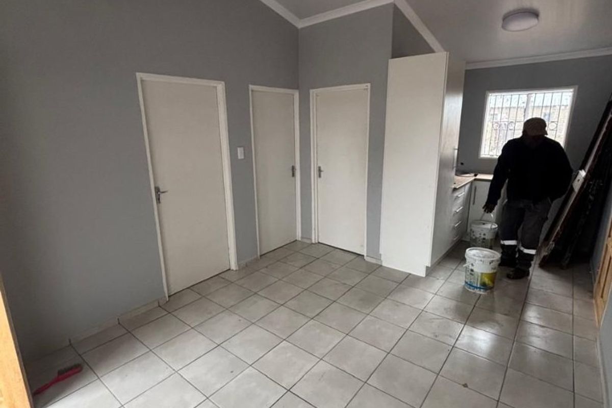 Renovated Family home - Photo 3