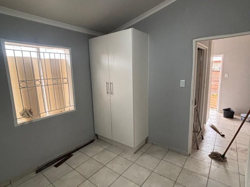 Renovated Family home - Photo 8