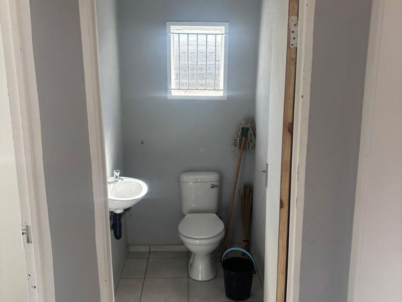 Renovated Family home - Photo 7