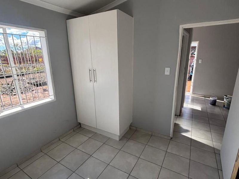 Renovated Family home - Photo 6