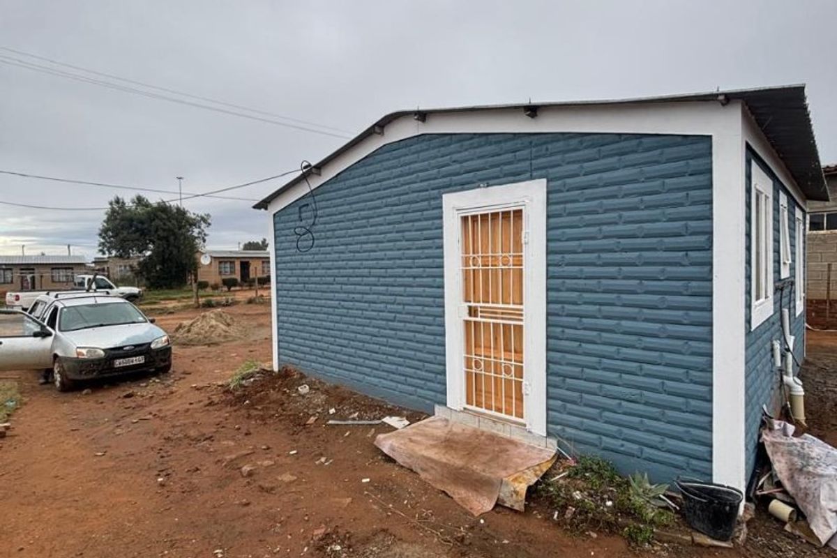 Renovated Family home - Photo 2