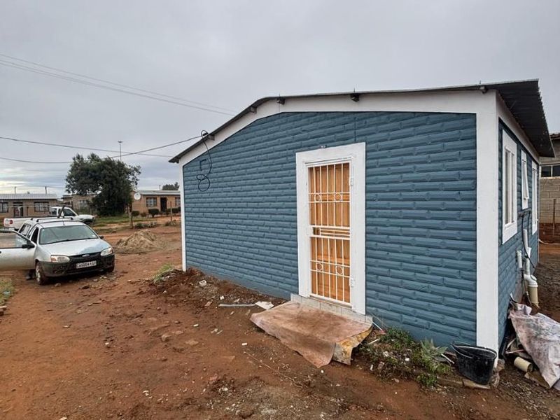Renovated Family home - Photo 2
