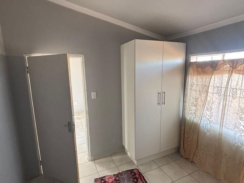 Renovated Family home - Photo 5
