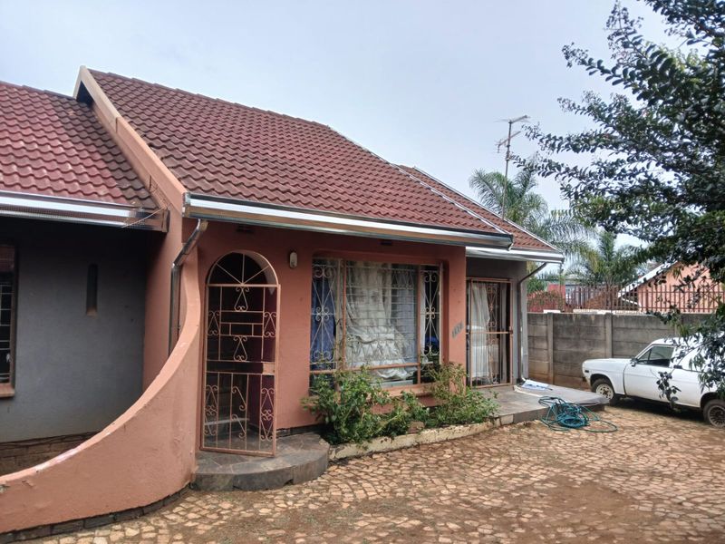 Beautiful 3Bedroom House on 600 sqm Stand - Photo 2