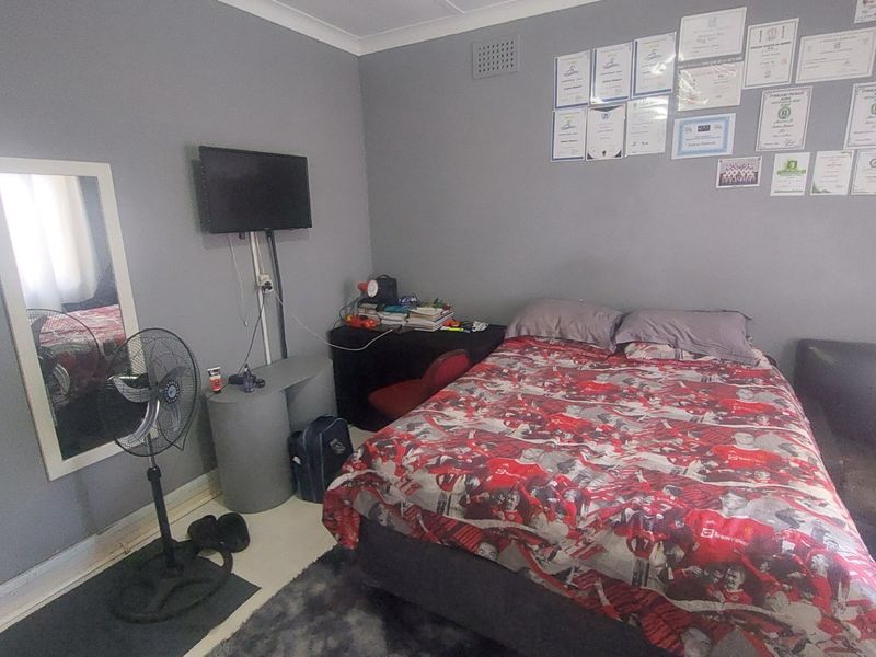Family home in Bluff with pet friendly charm - Photo 9
