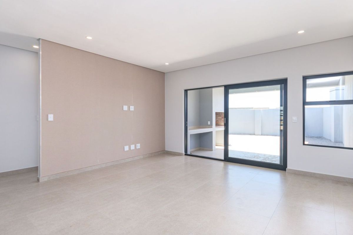 Brand New Double-Storey Masterpiece – No Transfer Duty! - Photo 5