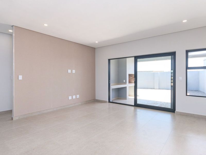 Brand New Double-Storey Masterpiece – No Transfer Duty! - Photo 5