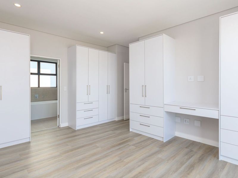 Brand New Double-Storey Masterpiece – No Transfer Duty! - Photo 10