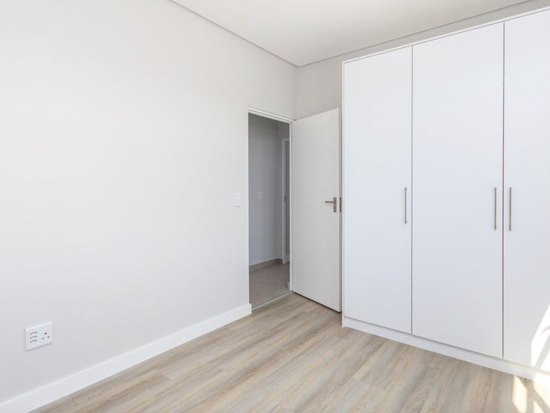 Brand New Double-Storey Masterpiece – No Transfer Duty! - Photo 8