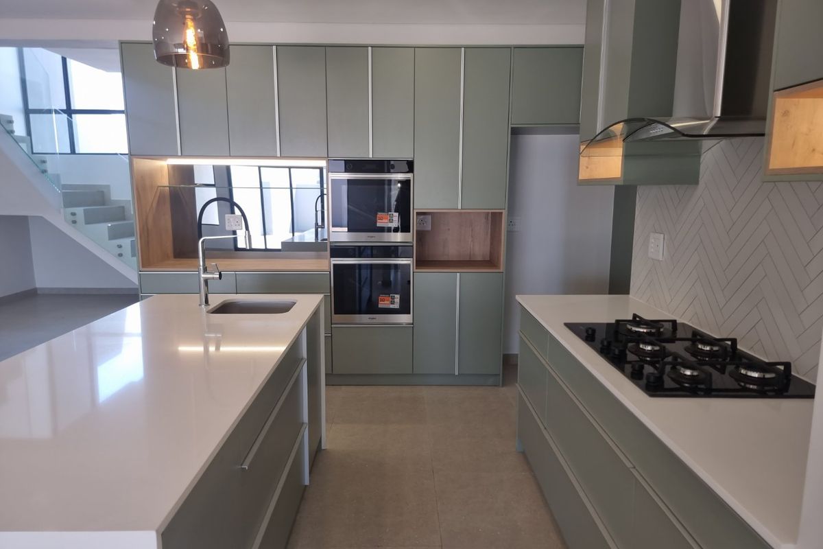Stunning New Double-Storey Home in Sandown | 4 Bed | 4 Bath - Photo 3