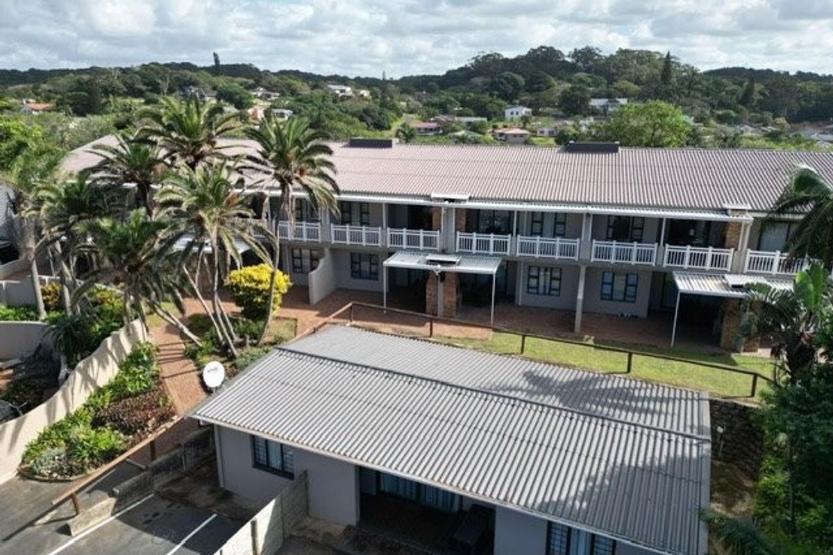 Coastal Holiday Living Just A Short Walk from Banana Beach - Photo 4