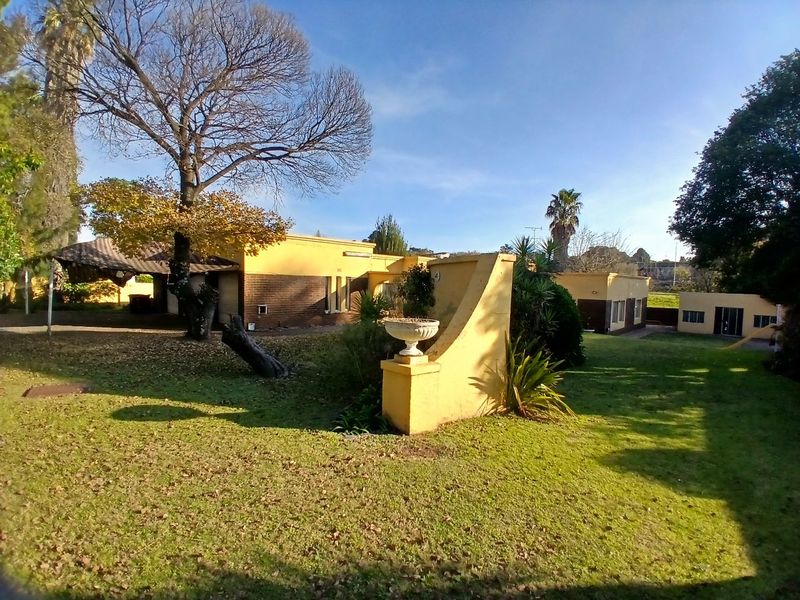 Large 4 bedroom 2 bathroom Family Home - Photo 1
