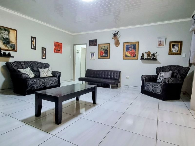 Modern Four-Bedroom Family Home on 2.4ha Agricultural Holding - Photo 10