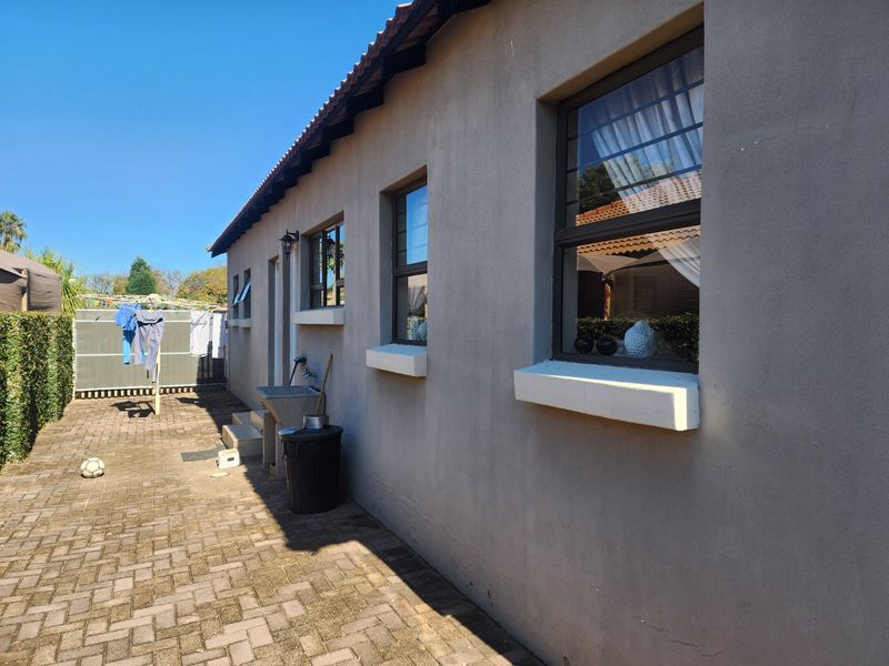 3 BEDROOM TOWNHOUSE IN WILKOPPIES - Photo 5