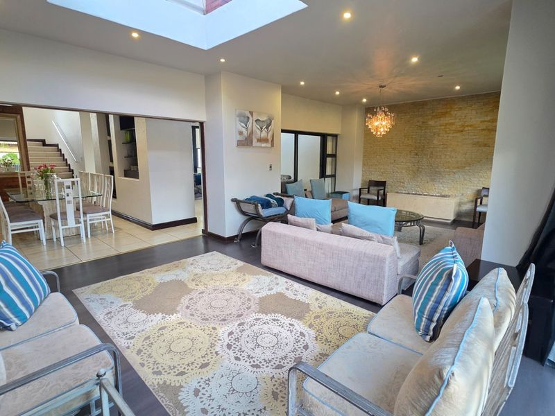 JUST IDEAL FOR FAMILY LIVING ENTERTAINING AND TIMELESS COMFORT. - Photo 8