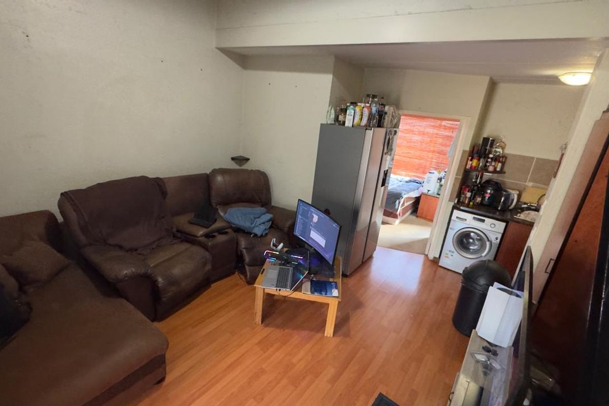 2 Bedroom 2 Bathroom Townhouse  - Photo 5