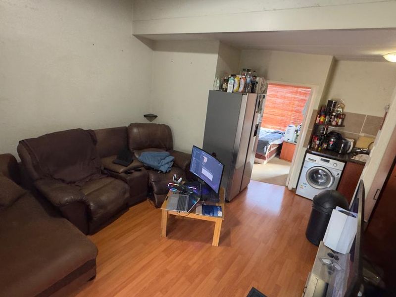 2 Bedroom 2 Bathroom Townhouse  - Photo 5