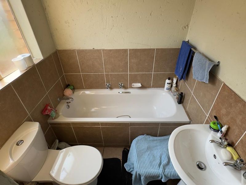2 Bedroom 2 Bathroom Townhouse  - Photo 10