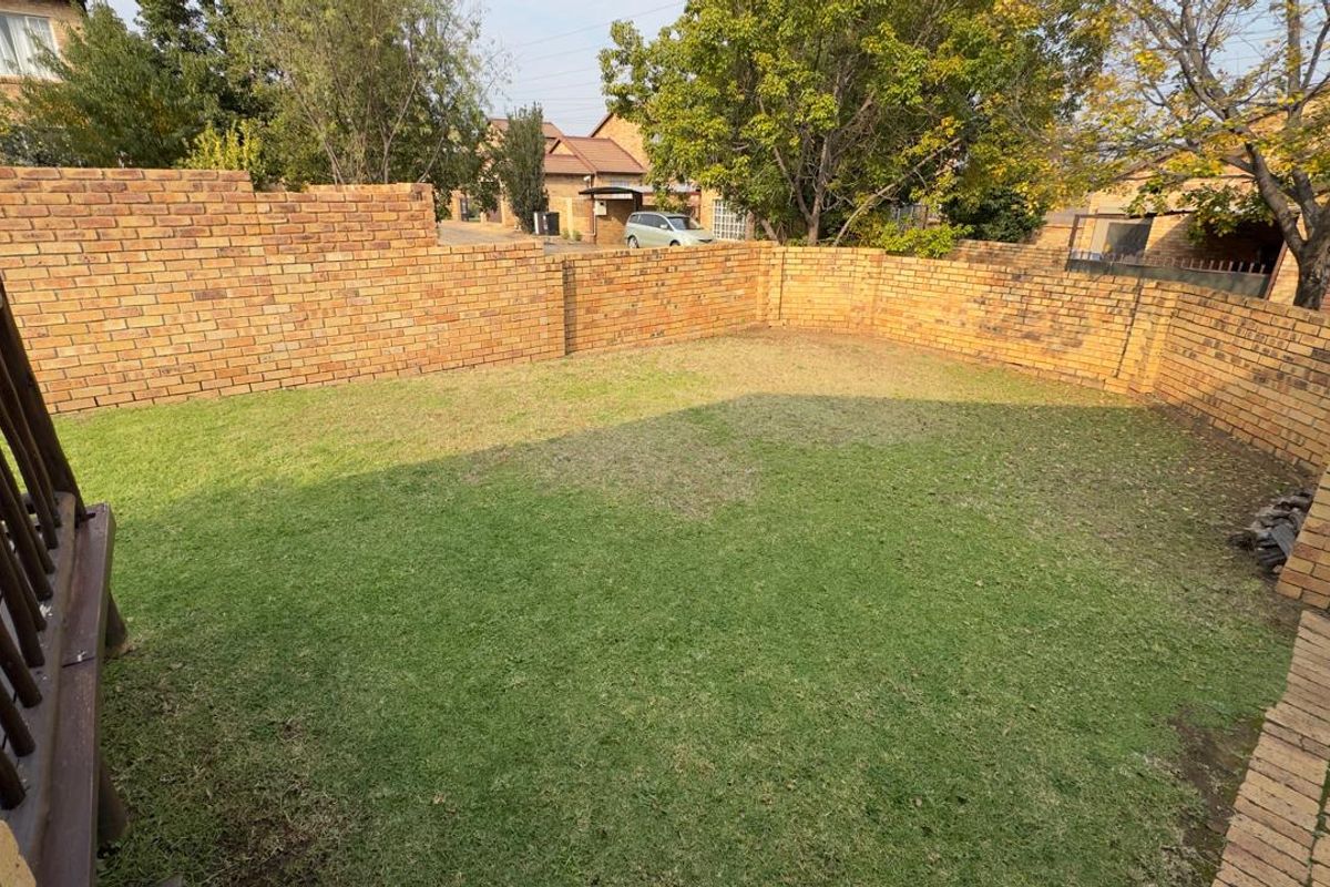 2 Bedroom 2 Bathroom Townhouse  - Photo 4
