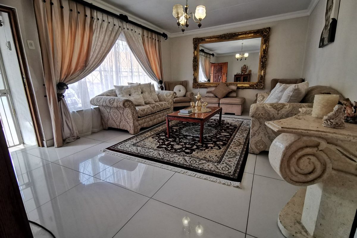 Modern Elegance Meets Exceptional Family Living in Erasmia - Photo 2