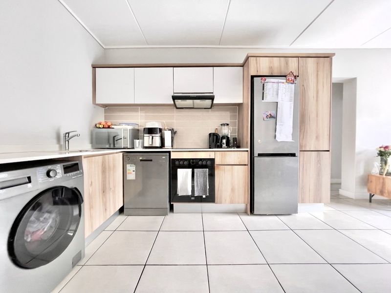 3 Bedroom 2 Bathroom apartment rent - Photo 1