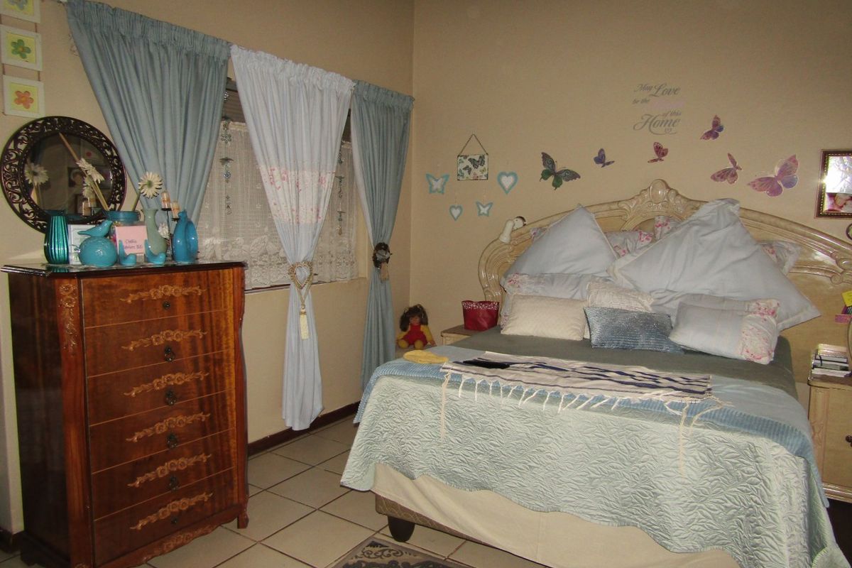 Your Dream Home Awaits! - Photo 5