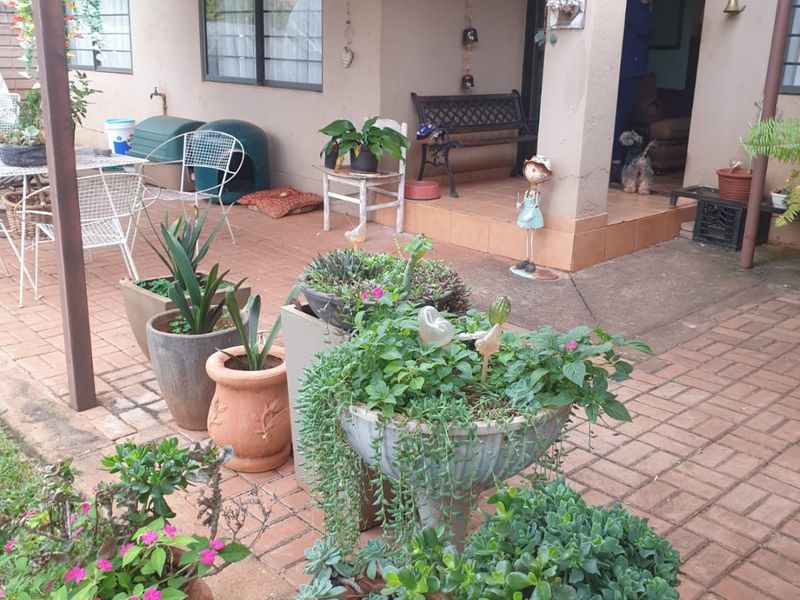 3 bedroom house for sale - Photo 2