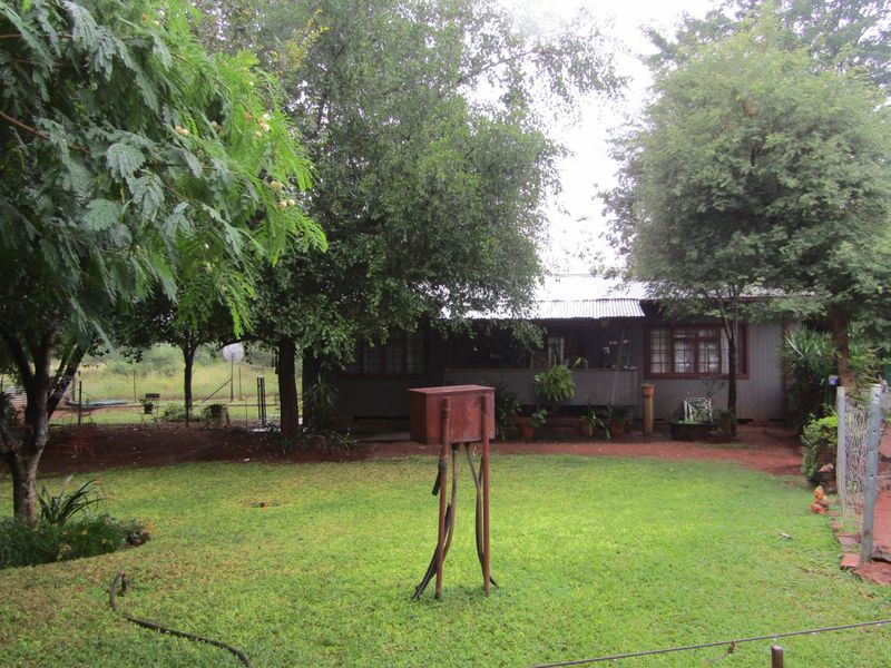 Charming Northam Farm Home with Plenty of Space - Photo 9