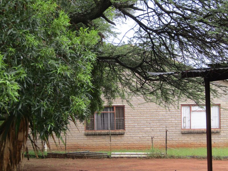 Charming Northam Farm Home with Plenty of Space - Photo 7
