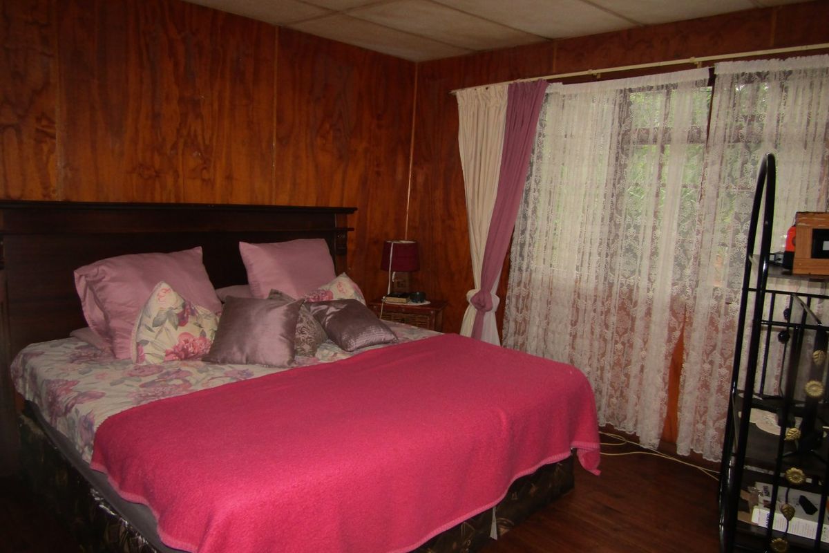 Charming Northam Farm Home with Plenty of Space - Photo 4