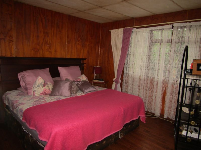 Charming Northam Farm Home with Plenty of Space - Photo 4