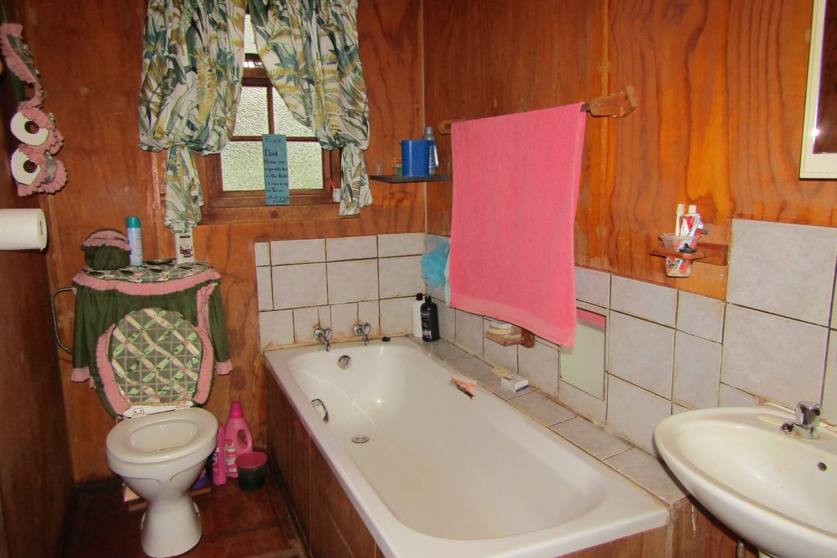 Charming Northam Farm Home with Plenty of Space - Photo 5