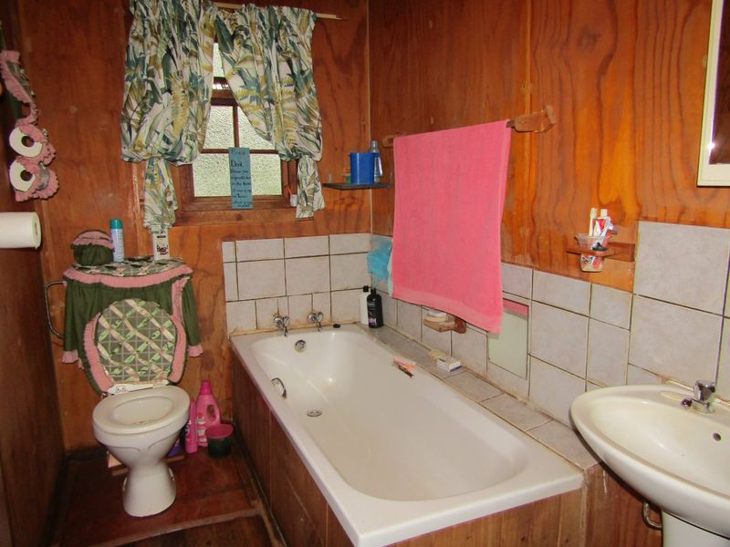 Charming Northam Farm Home with Plenty of Space - Photo 5