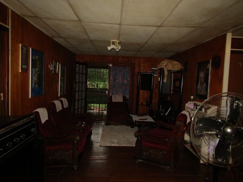 Charming Northam Farm Home with Plenty of Space - Photo 3