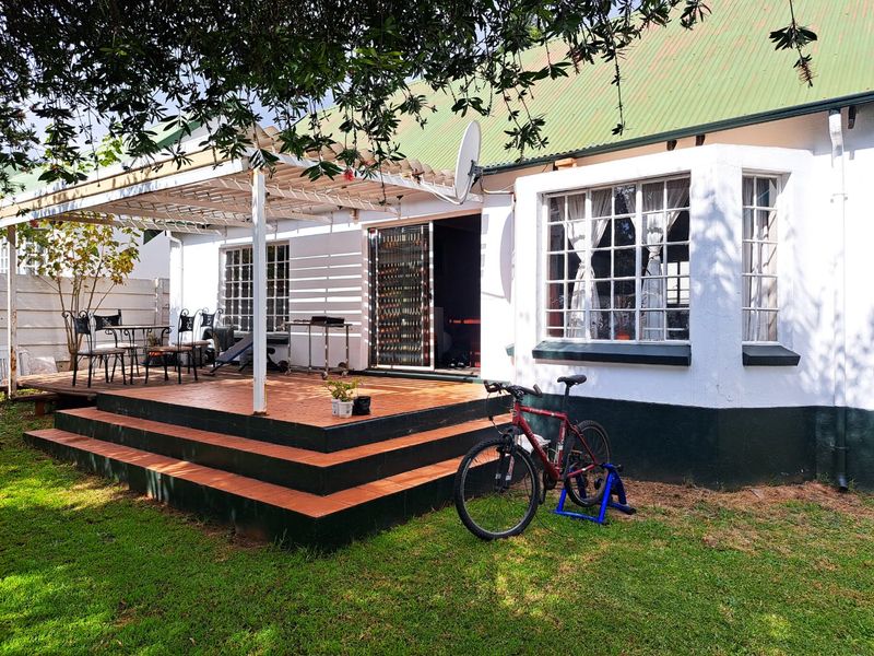 2 Bedroom Freehold Cluster with R400 Levies - Photo 1