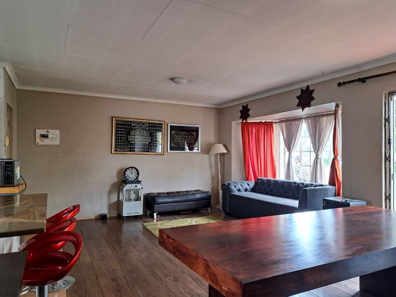 2 Bedroom Freehold Cluster with R400 Levies - Photo 10