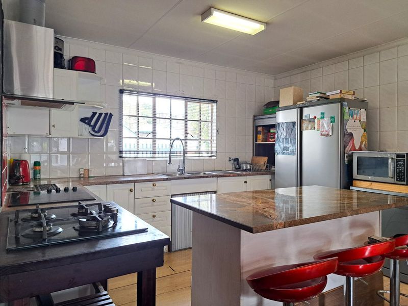 2 Bedroom Freehold Cluster with R400 Levies - Photo 9