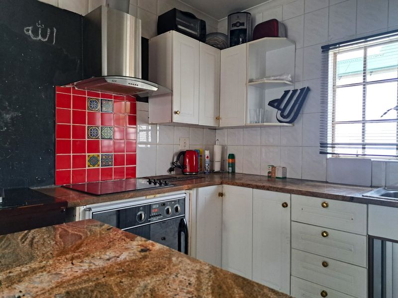2 Bedroom Freehold Cluster with R400 Levies - Photo 7