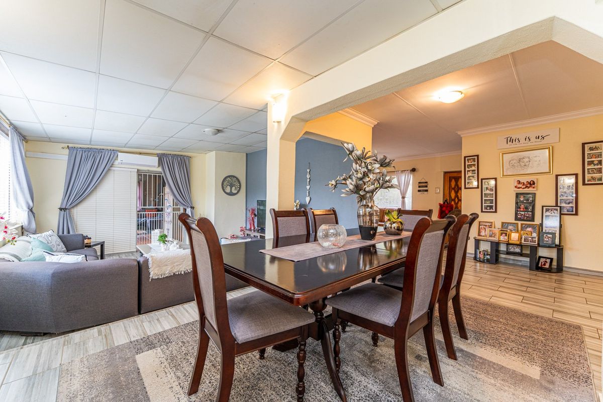 Spacious Family Living with Solar Convenience & Scenic Views - Photo 4