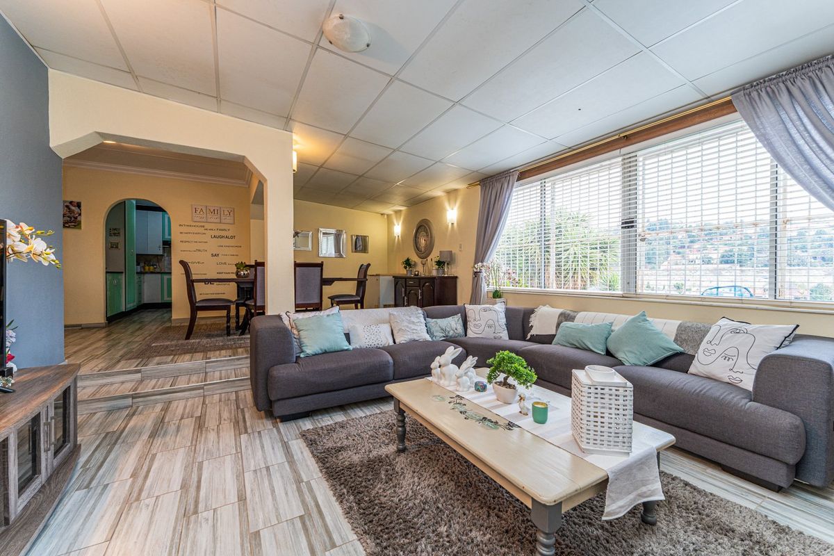 Spacious Family Living with Solar Convenience & Scenic Views - Photo 2
