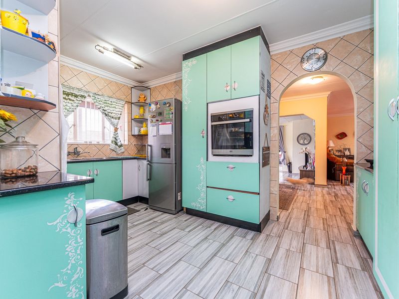 Spacious Family Living with Solar Convenience & Scenic Views - Photo 8