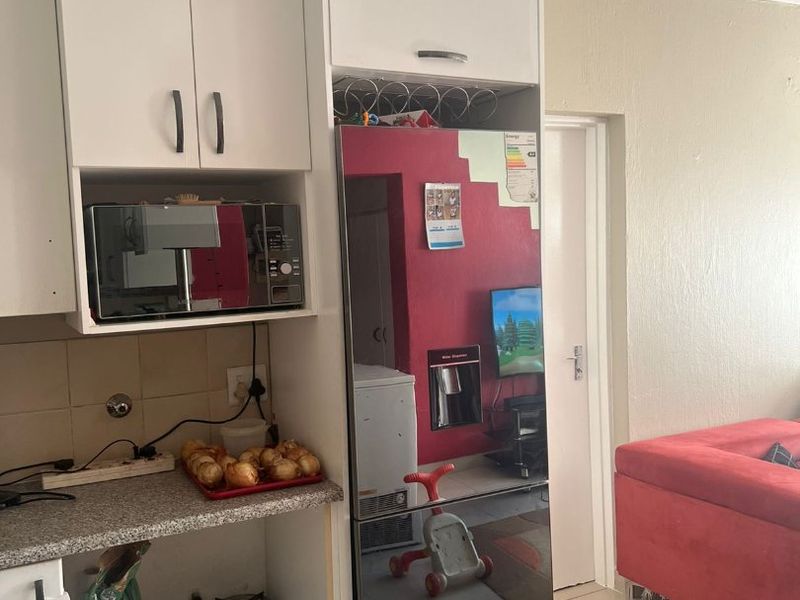 3 bedroom Apartment For sale in Heuwelsig Estate - Photo 4