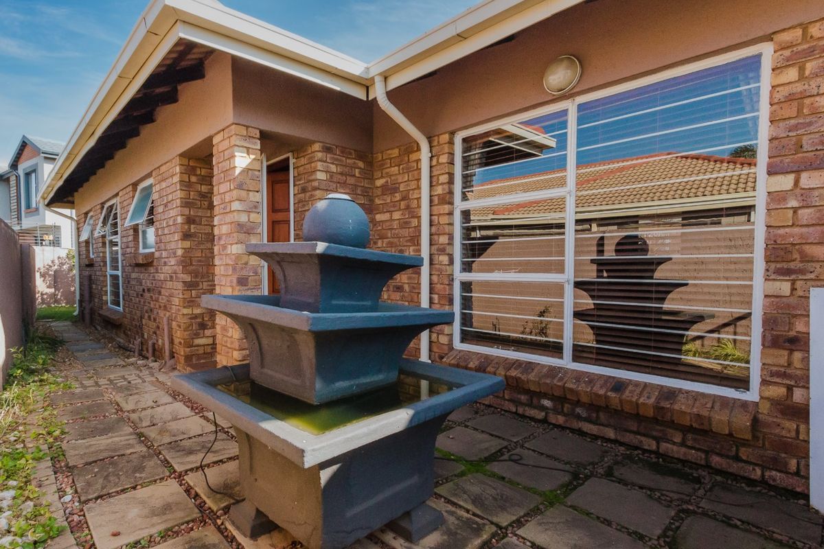 Charming Terenure family home with privacy - Photo 4