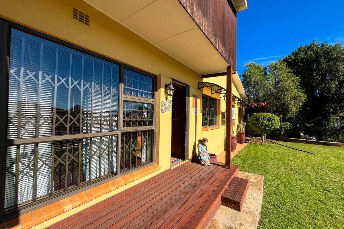 Beautiful and cozy family home in sought-after Manor Heights, Despatch. - Photo 4