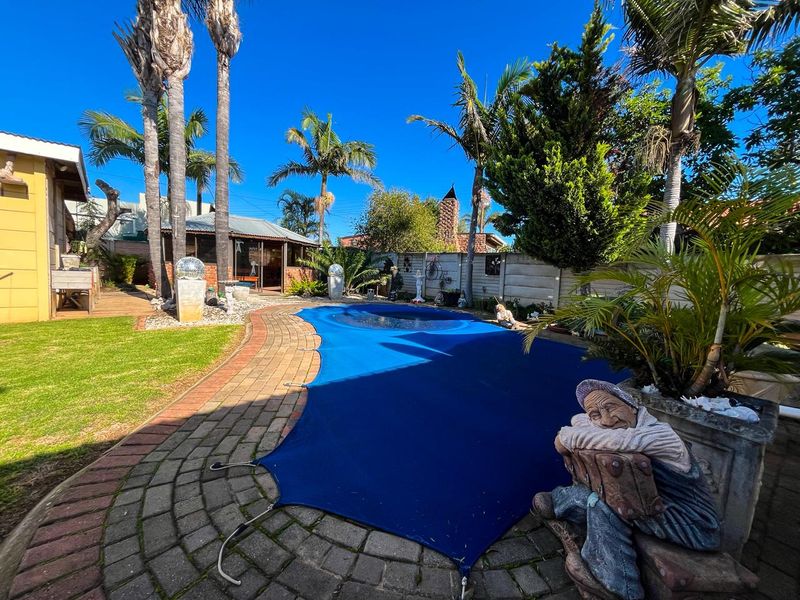 Beautiful and cozy family home in sought-after Manor Heights, Despatch. - Photo 10